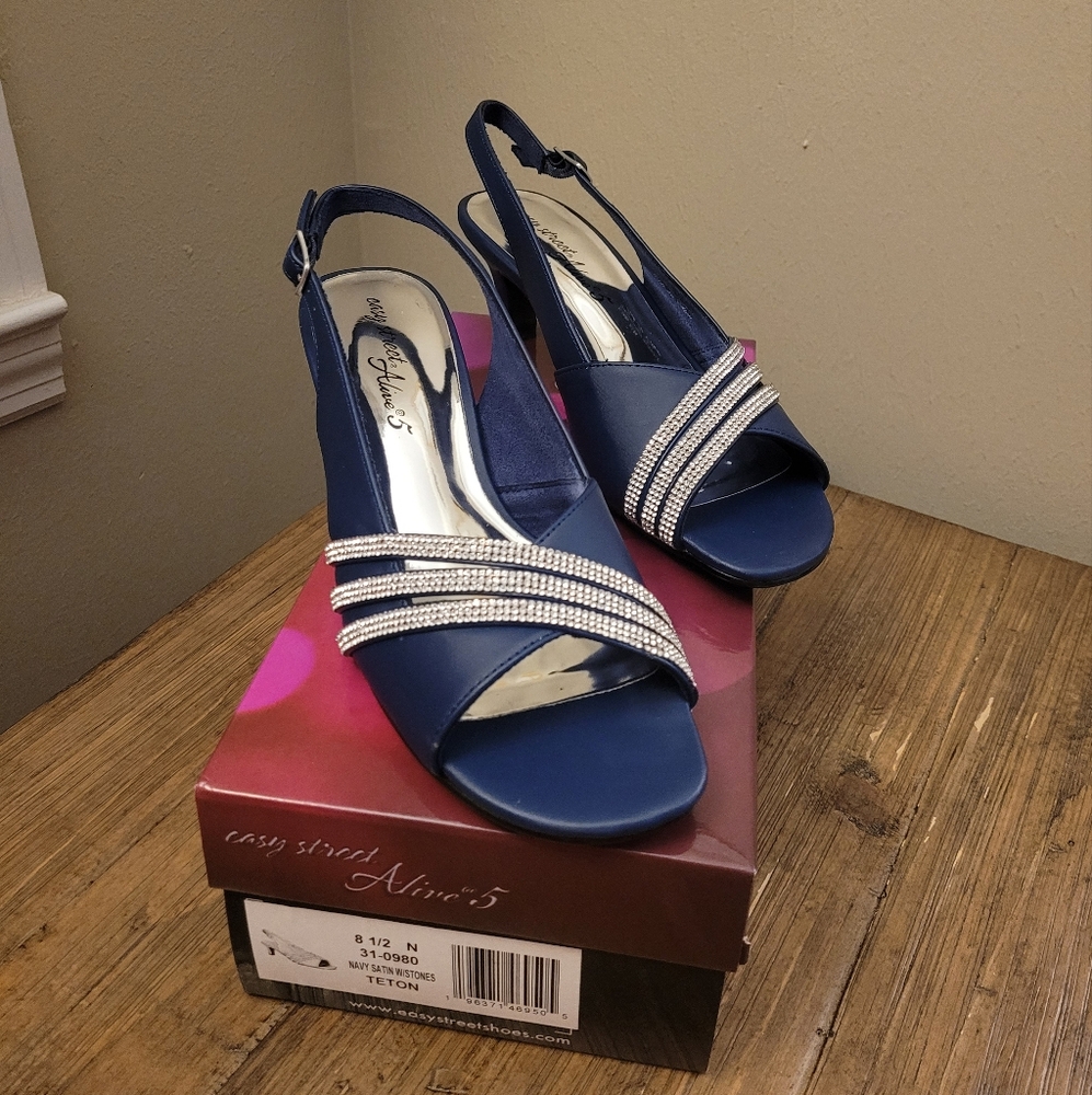 Easy Street Teton Sandals Navy Silver Satin Women's Size 8 1/2 N